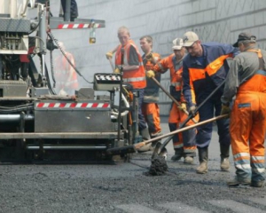 Порошенко поддержал петицию об усилении контроля качества дорог