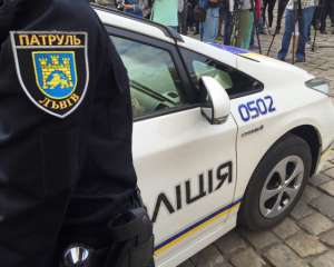 Во Львове уволили двух полицейских за пьяную драку