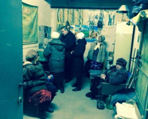 "Ни хера себе! Наташа, в дом бегом!" - взрывы в Сватово напугали местных жителей