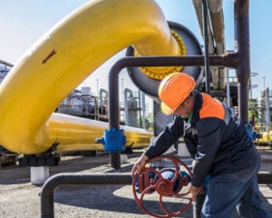 Украина начала отбирать газ из хранилищ