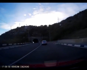 Опубліковано відео автокатастрофи у тунелі на трасі Ялта-Севастополь