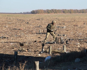 Ніч на Донбасі пройшла спокійно, триває розмінування територій