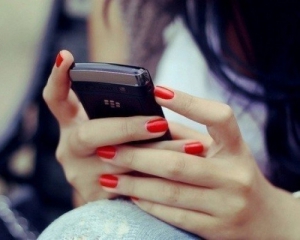 Сучасна молодь третину денного часу витрачає на свій смартфон