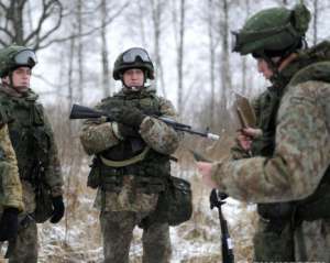 В Донецке боевики переодеваются в украинскую форму