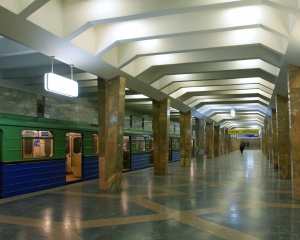 В Харькове под поезд метро бросился мужчина