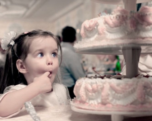 Дети умеют портить свадьбы: видеоподборка самых казусных моментов