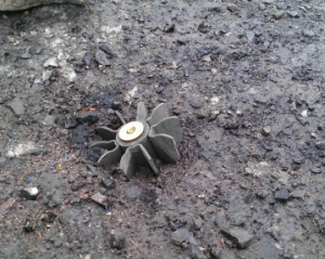 На украинские позиции под Волновахой прилетело полсотни мин