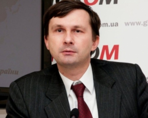 Валютный рынок отреагировал на обострение ситуации на Донбассе - экономист