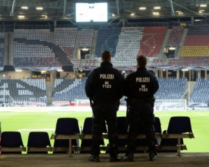 В Германии отменили футбольный матч из-за подозрительного предмета на стадионе