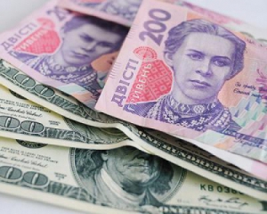 Доллар в Украине официально подорожал до максимума за 8 месяцев