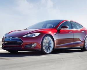 Tesla Motors отзывает все электромобили Model S