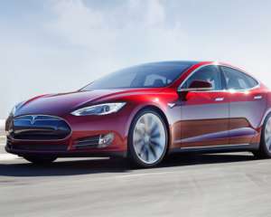 Tesla Motors отзывает все электромобили Model S