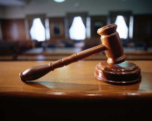 Порошенко уволил судью, который арестовал евромайдановцев