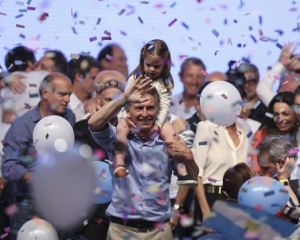 Президентом Аргентини став ліберальний лідер опозиції