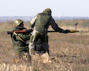 Оккупанты продолжают уничтожать Донбасс и обстреливать украинских воинов