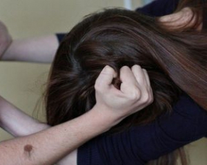 Трое парней на Николаевщине изнасиловали 15-летнюю девушку и выложили видео в сеть