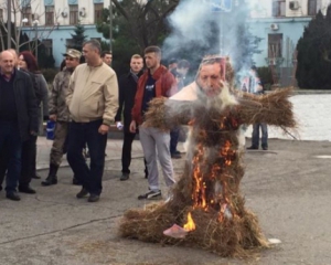 В Симферополе сожгли чучело Эрдогана