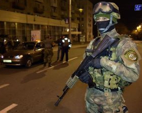Тысяча вооруженных силовиков, БТР и разрешение стрелять - в Мариуполе и Красноармейске готовы к местным выборам