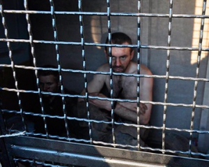40% пыток пленных на Донбассе координировали военные РФ - правозащитник