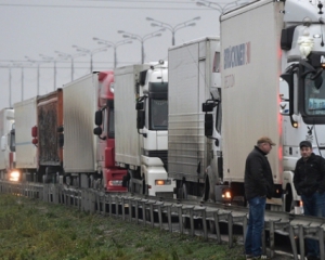 Росія не впускає тисячі вантажівок з турецькими товарами