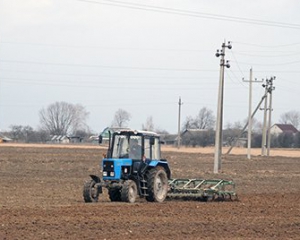 Мінфін пропонує ставку 20% для базових податків та позбавити аграріїв пільг