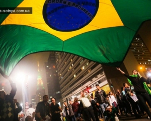 У Бразилії протестувальники вимагають відставки президента