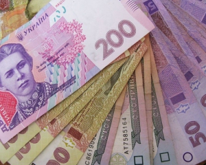 Уряд збільшив зарплати держслужбовцям і бюджетникам