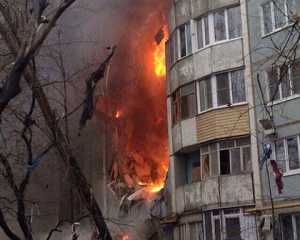 В Волгограде в результате взрыва и пожара в многоквартирном доме обрушились этажи