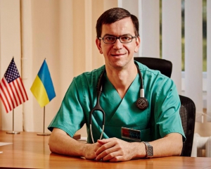 Український лікар отримав канадську візу за правду про свою зарплату