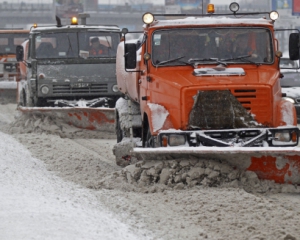 В Киеве 500 машин убирают снег