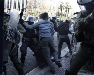 В Греции произошли столкновения между полицейскими и демонстрантами