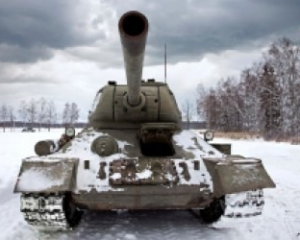 Неспокійна ніч на Донбасі: біля Троїцького стріляв ворожий танк