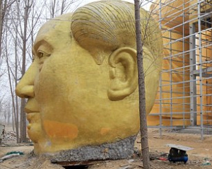 В Китае разрушили новую статую Мао Цзэдуна