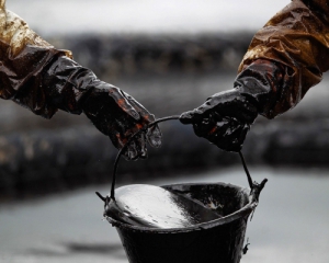 Британський банк прогнозує нафту по 10 доларів за барель