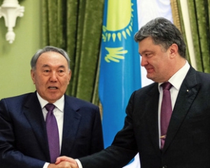 Назарбаев заверил Порошенко, что не пойдет по пути Путина