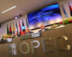 Члены ОПЕК хотят созвать экстренное заседание