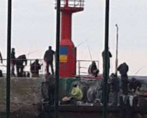 В Ялте на маяке появился украинский флаг