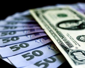 Торги на межбанке закрылись на уровне 24.8 гривны за доллар