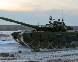 Боевики массово выводят на передний край танки и ББМ - ИС