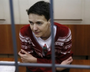 До Савченко викликали лікарів