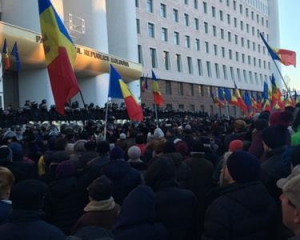 Мітингувальники залишили будівлю парламенту Молдови