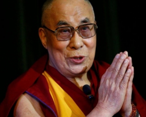 Далай-ламу госпіталізували в США