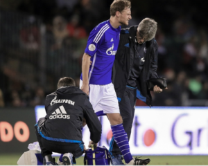 Капитан "Шальке" не сыграет с "Шахтером"