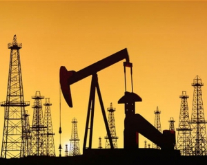 Запаси нафти в США виявилися більшими, готуються до зниження цін