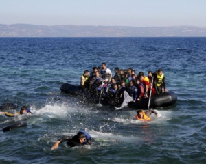 Біля Греції потонули щонайменше 42 мігранти