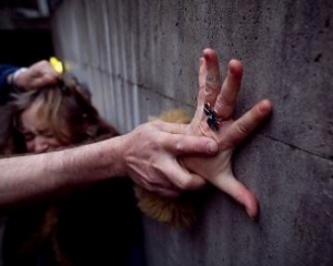 У Києві зґвалтували неповнолітню