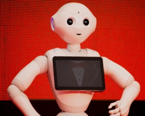 В Японии продавцов-консультантов заменят роботами