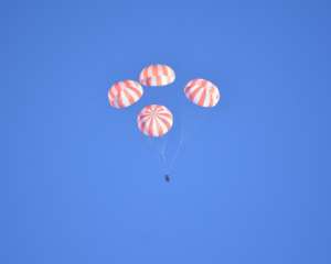SpaceX протестувала парашюты корабля Crew Dragon