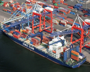 В США парализован порт: тысяча докеров неожиданно ушли с работы