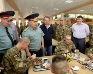 Міноборони змінить підходи до харчування армії